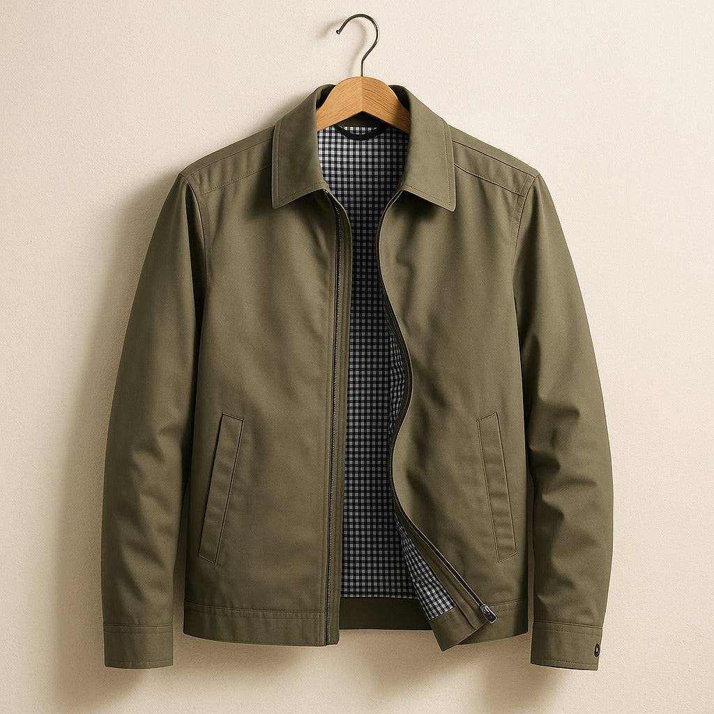 カーキ